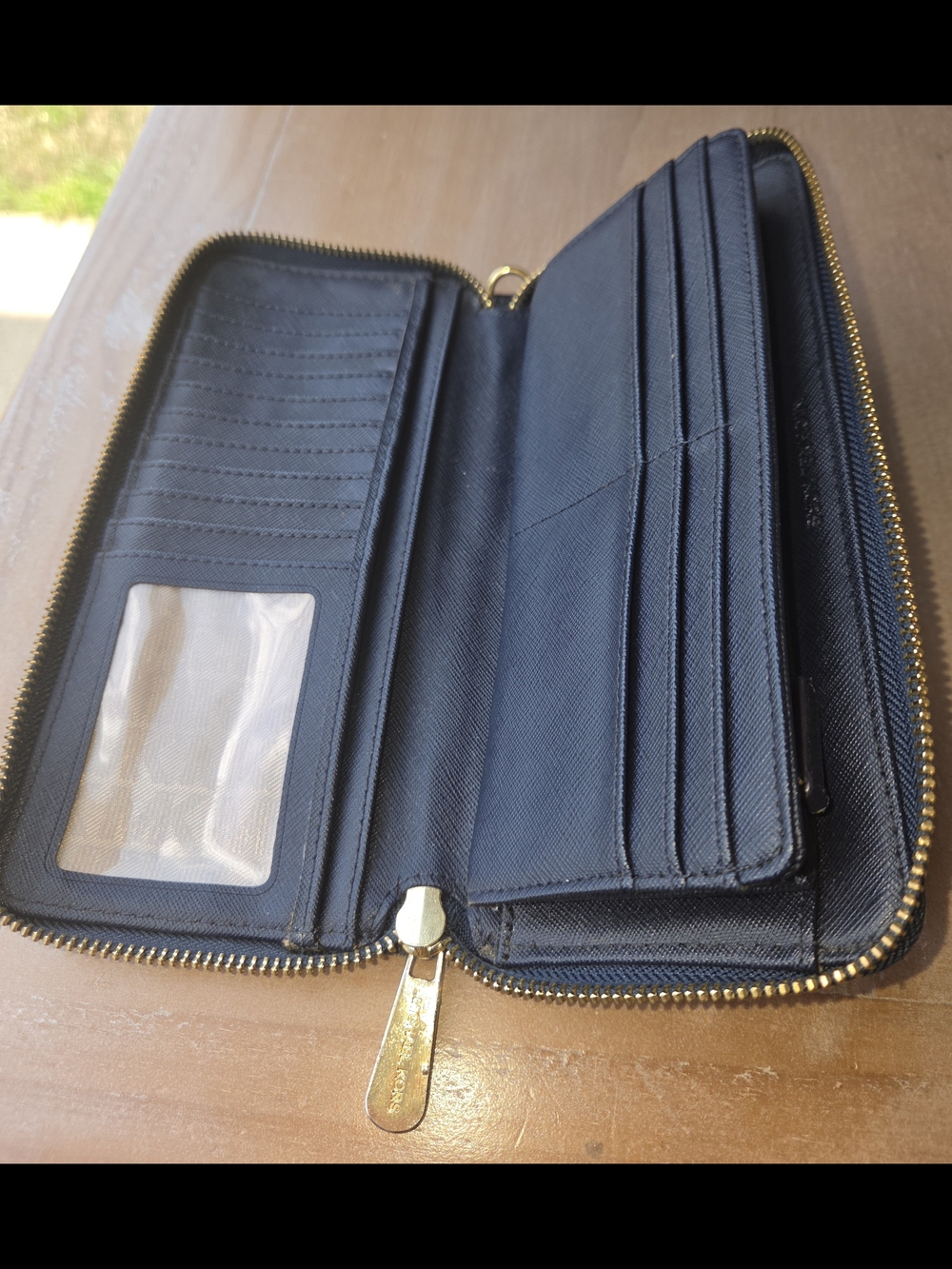 MICHAEL KORS JET SET TRAVEL CONTINENTAL ZIP AROUND NAVY EUC - Picture 4 of 5